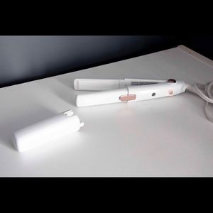 T3 SinglePass Compact Styling Flat Iron